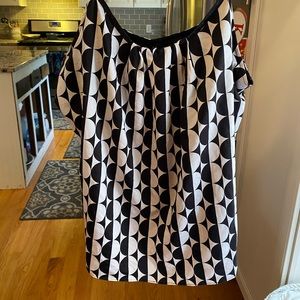 NY&CO dressy tank top size xl black and white